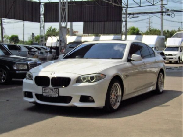 ประหยัดเชื้อเพลิงมาก สวยสมบูรณ์แบบ สวยมาก ไร้การชน2012 BMW 520d 2.0 F10 M Sport Sedan AT สีขาว เครื่องดีเซล
